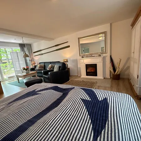 Moewennest Und Fischerstuv *